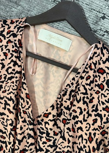 Kahverengi Yılan Desenli Uzun Kadın Elbise saten - Görsel 3