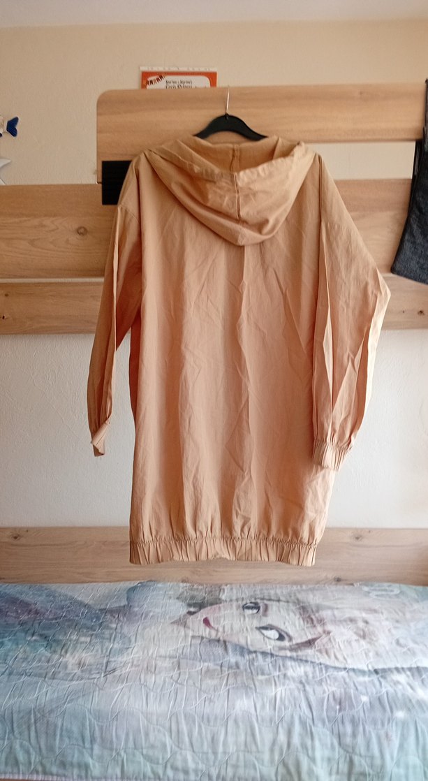 Bej Kapüşonlu Uzun Rahat Kesim Kadın Yağmurluk - Görsel 5