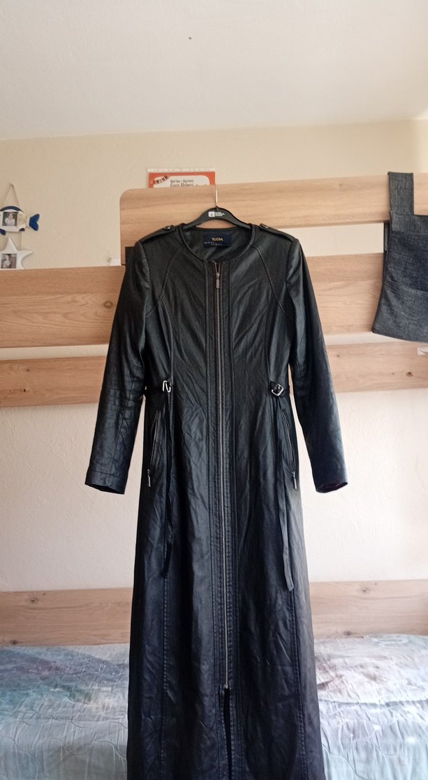 Uzun Siyah Deri Goth Kemerli Kadın Ceket - Görsel 2