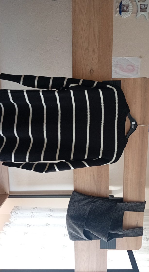 Siyah Çizgili Uzun Triko Elbise - Görsel 3