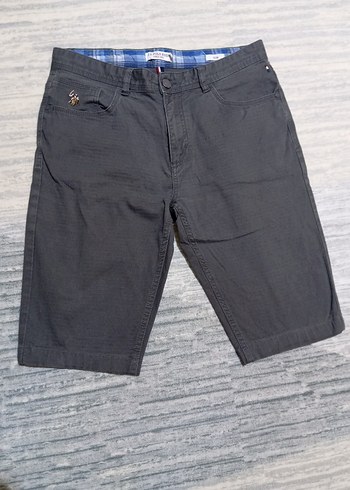 Gri Erkek Denim Kemerli Kısa Şort