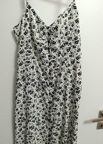 V Yaka Düğmeli Uzun Kadın Elbise - Görsel 2