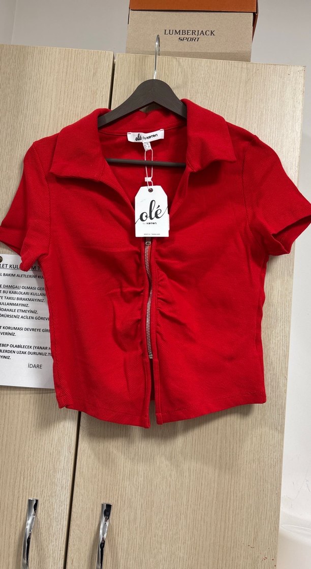 Kırmızı Mini Fermuarlı V Yaka Bluz - Görsel 2