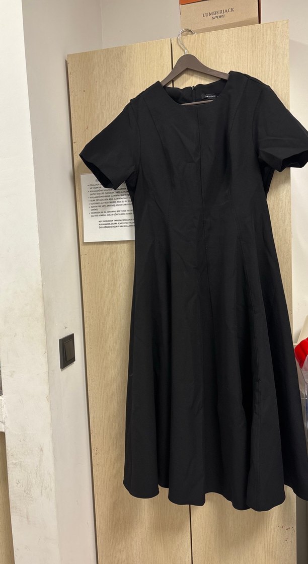 Drapeli Siyah Kısa Kollu Uzun Kadın Elbise - Görsel 3