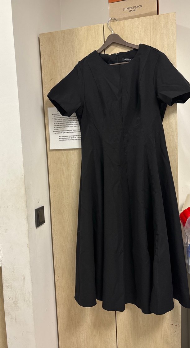 Drapeli Siyah Kısa Kollu Uzun Kadın Elbise - Görsel 2