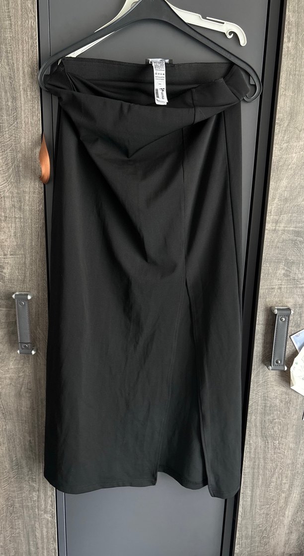 Drapeli Siyah Uzun yırtmaçlı Kadın Etek - Görsel 2