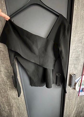 Kadın Siyah V Yaka omuz detaylı büyük beden  Bluz - Görsel 2