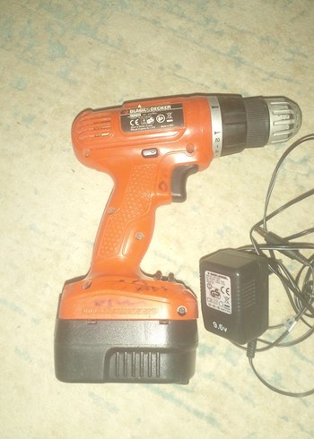 BLACK+DECKER 9.6V Şarjlı Matkap Turuncu - Görsel 2