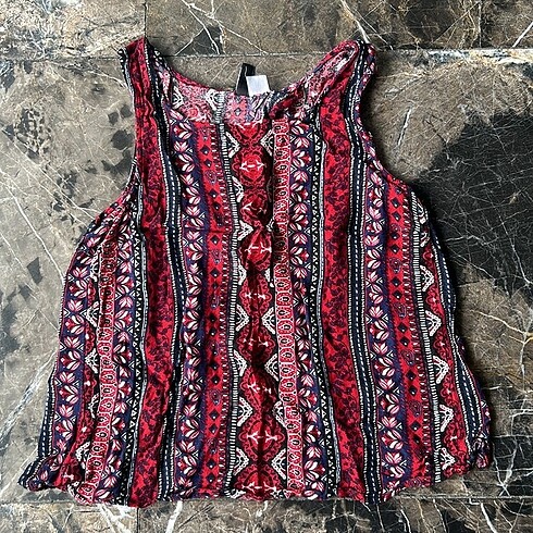 H&M Etnik Desenli Sırt Dekolteli Bluz