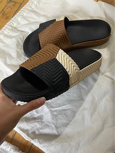 42 Beden Adidas Terlik