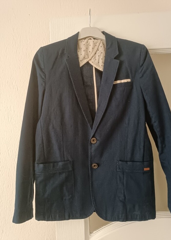 Keten ceket 12 , 13 yaş için uygundur. Mezuniyet programında bir - Görsel 2