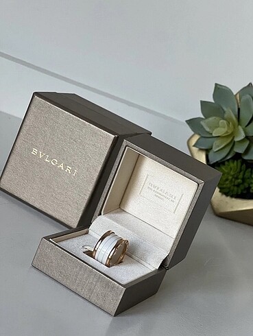 Bvlgari Bvlgari B.zero1 Seramik Yüzük