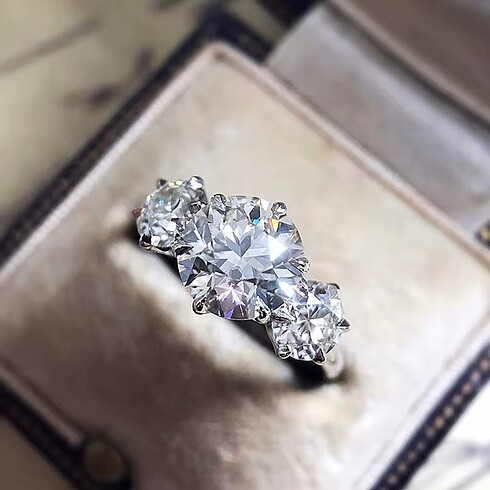 Beden beyaz Renk Mozanit Elmas 4 ct 10mm Alyans