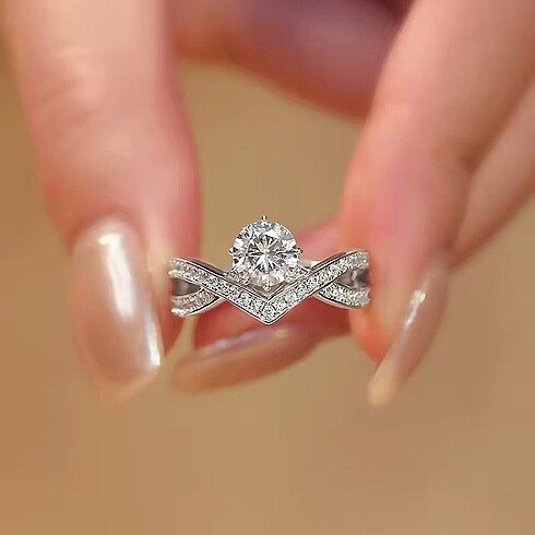Mozanit 1 ct 6.5mm Özel Tasarım Yüzük