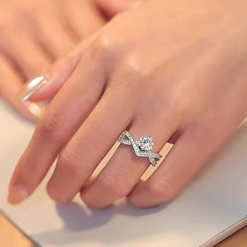 swarovski Mozanit 1 ct 6.5mm Özel Tasarım Yüzük