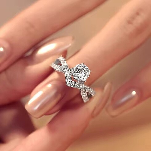 Beden Mozanit 1 ct 6.5mm Özel Tasarım Yüzük