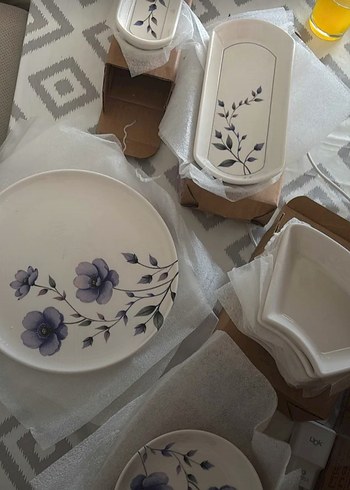 Diğer 12 kişilik 23 parça Yemek kahvaltı Takımı