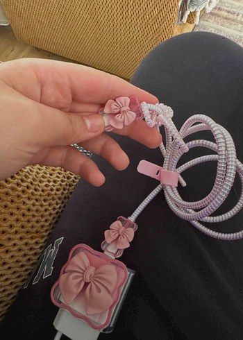 iPhone 11 13 16 Pembe Elastik Telefon Şarj Kablosu