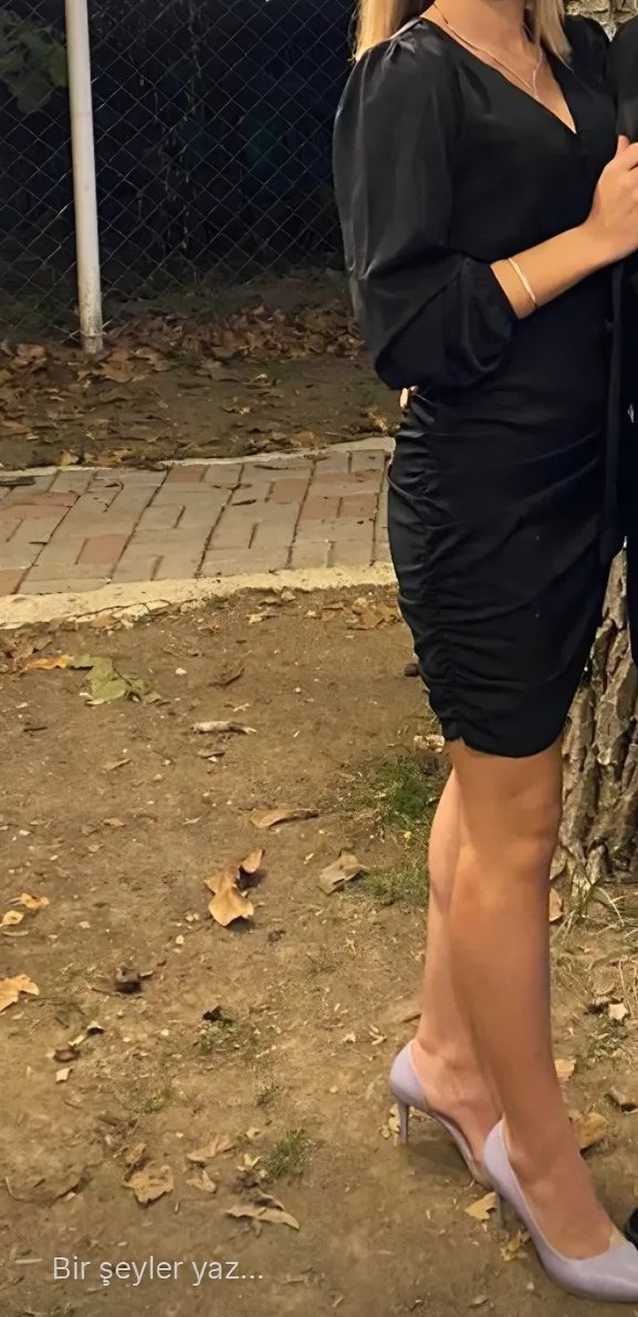 V Yaka Drapeli Siyah Midi Elbise - Görsel 2