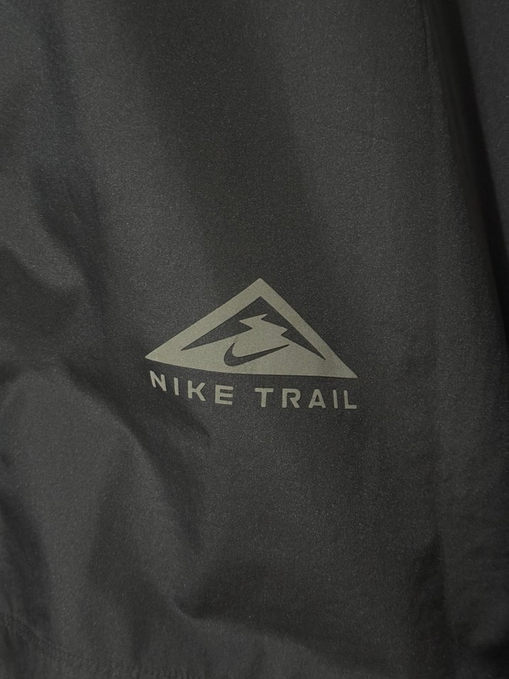 Nike Siyah Fermuarlı Erkek Rüzgarlık - Görsel 3