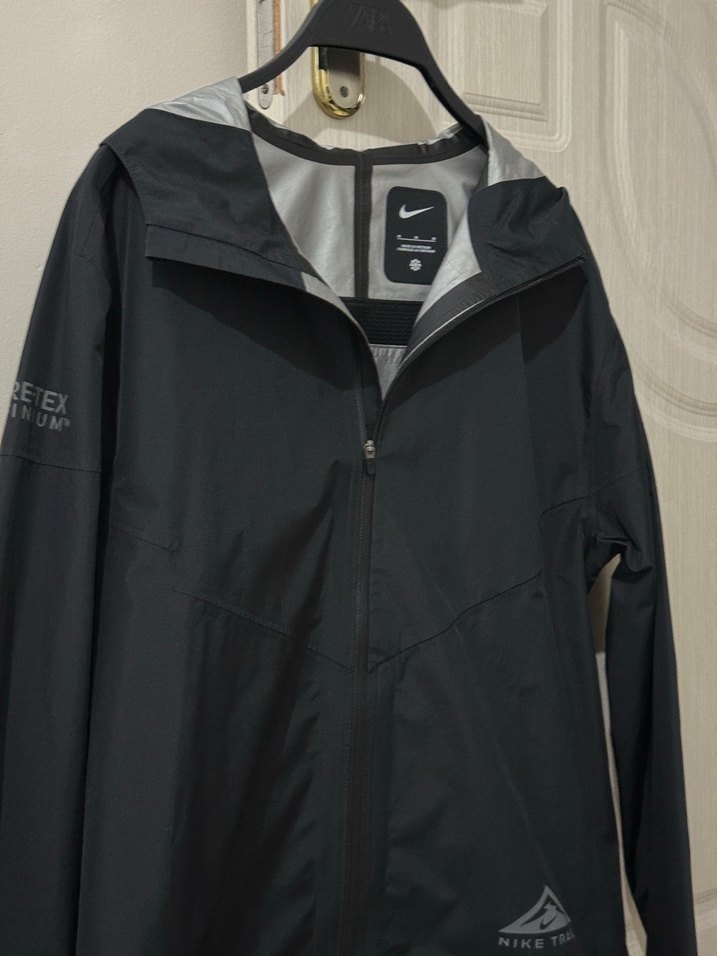 Nike Siyah Fermuarlı Erkek Rüzgarlık - Görsel 2