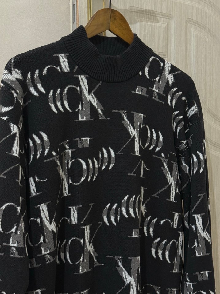 Desenli Siyah Boğazlı erkek kazak - Görsel 2