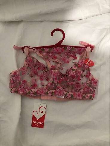 Bralet takım