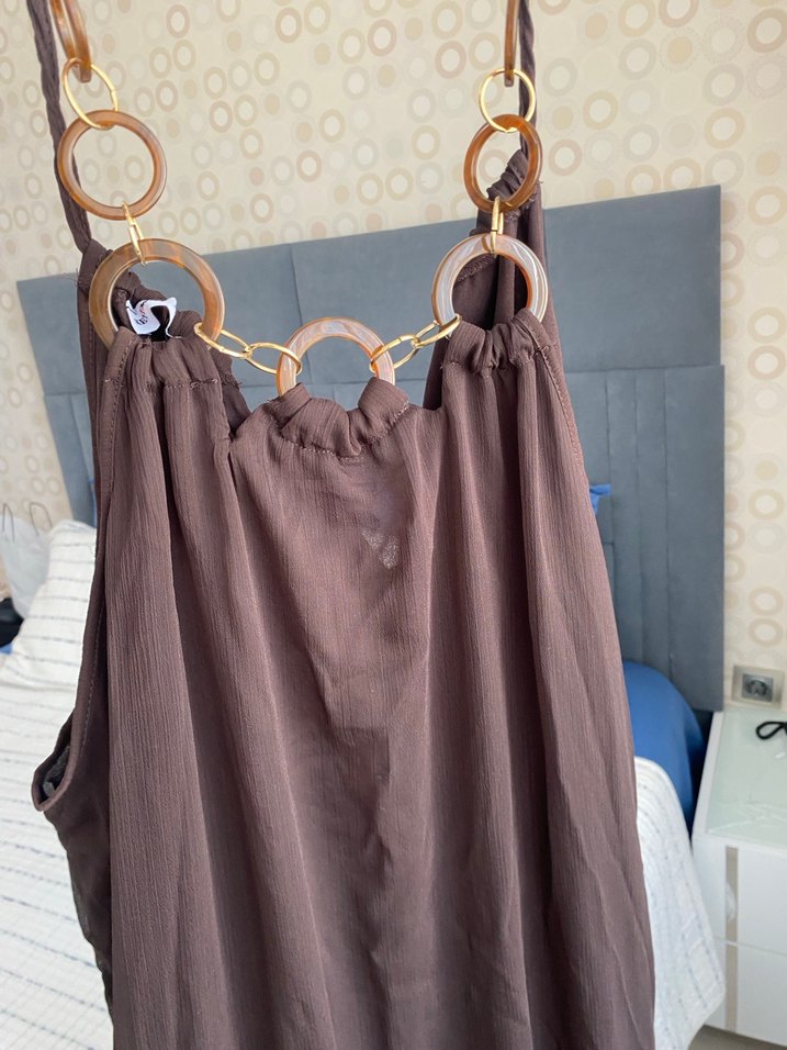 Zincir Detaylı Kahverengi Uzun Bohem Elbise - Görsel 4