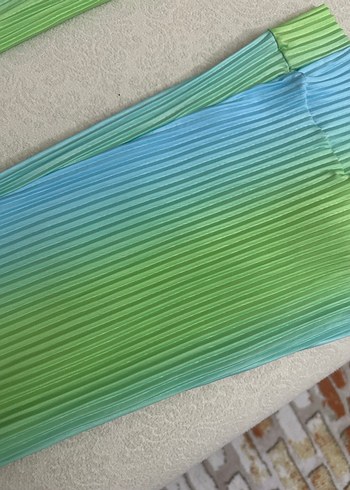 Kadın Çok Renkli Pilili Kumaş Pantolon - Görsel 2