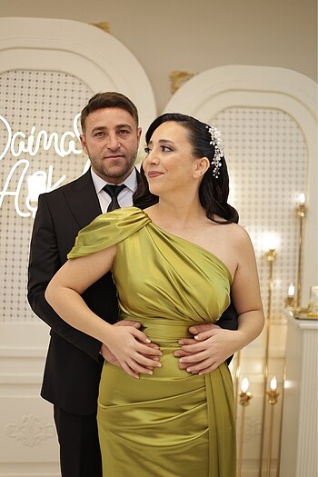 Nişan elbisesi