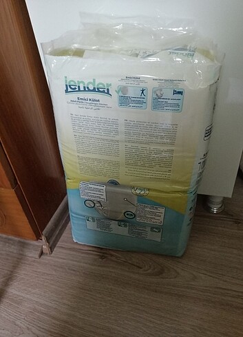 3 x 30 adet yetişkin hasta külot bezi. 