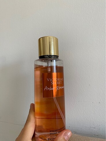 Victoria's secret amber Romence