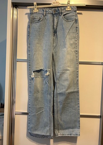 Yırtık Detaylı Mavi Kadın Denim Jean