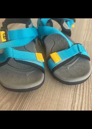 32 Beden Mavi Tokalı Erkek Çocuk Terlik