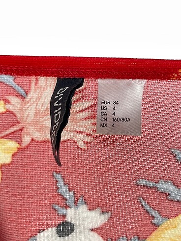 34 Beden kırmızı Renk H&M Günlük Elbise %70 İndirimli.