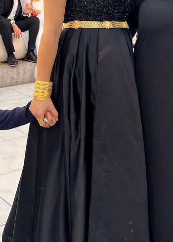 Siyah V Yakalı Uzun Gotik Abiye Elbise - Görsel 3