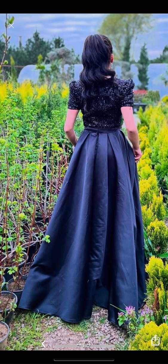 Siyah V Yakalı Uzun Gotik Abiye Elbise - Görsel 2