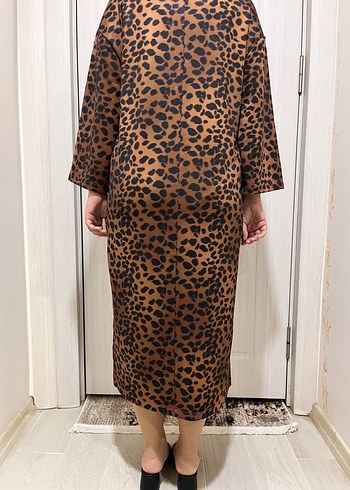 Kahverengi Leopar Desenli Uzun Kadın Elbise - Görsel 2
