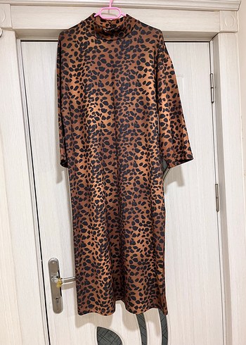 Kahverengi Leopar Desenli Uzun Kadın Elbise - Görsel 3