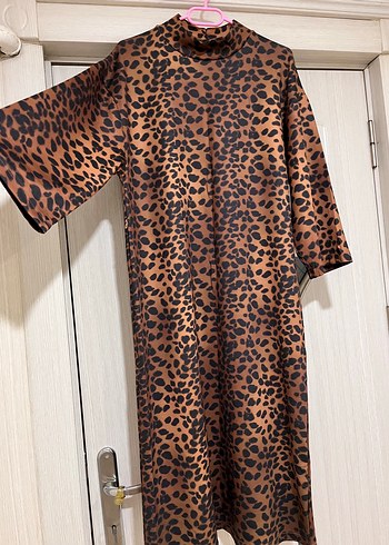 Kahverengi Leopar Desenli Uzun Kadın Elbise - Görsel 4