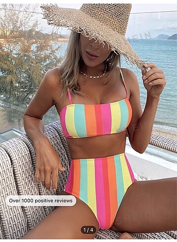 Çok renkli bikini takımı