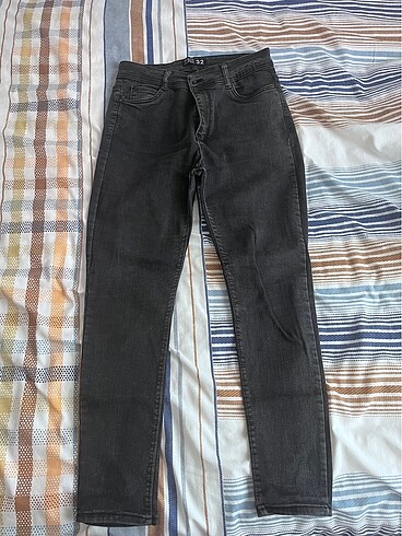 siyah jean pantolon