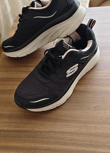 40 numara siyah SKECHERS spor ayakkabı