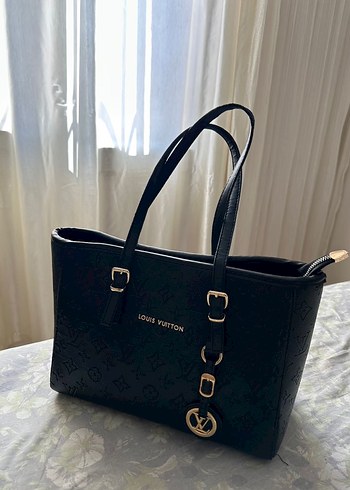 Louis Vuitton Louis Vuitton Siyah Deri Kadın Çanta