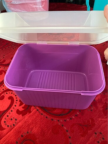 Tupperware Mega kutu