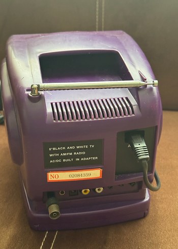 Mor Retro Televizyon Monitörü - Görsel 4