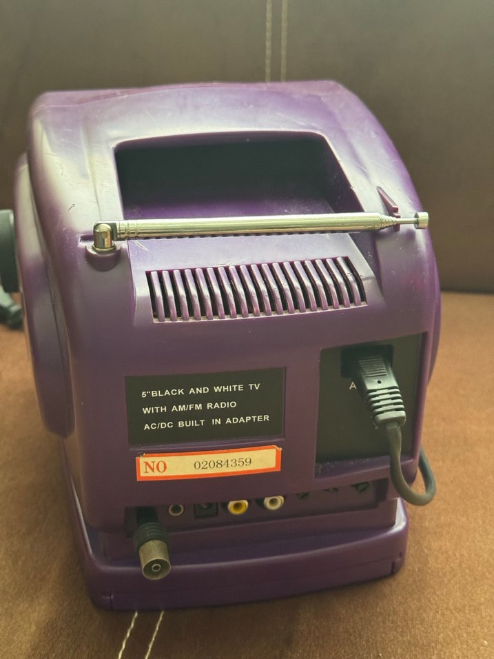 Mor Retro Televizyon Monitörü - Görsel 4