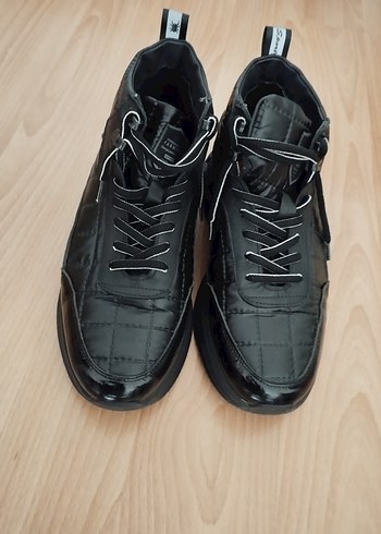 Siyah Bağcıklı Erkek Sneakers