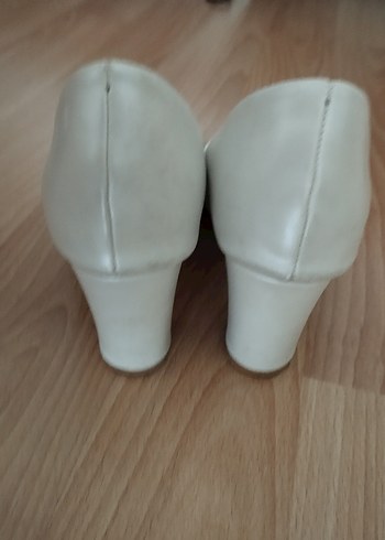 40 Beden Beyaz Kadın Dolgu Topuk Stiletto