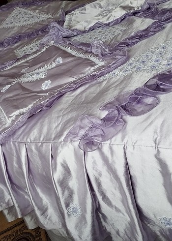 Mor Nakışlı Parlak Yatak Örtüsü - Görsel 5